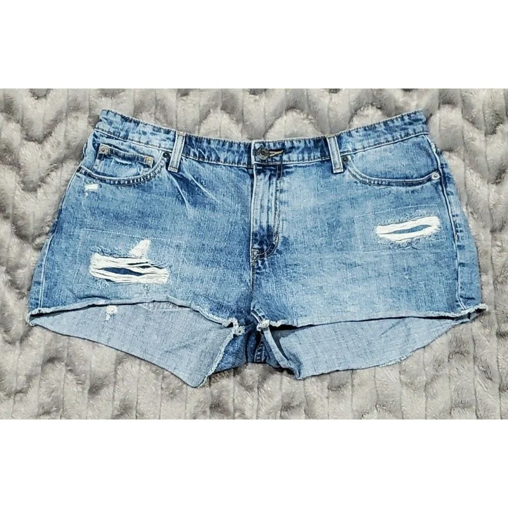 Gap Womens Size 14/32 Sexy Boyfriend Booty Cut Off Distressed Denim Shorts
